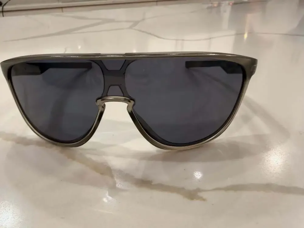Oakley Trillbe OO9318-01 Sunglasses in Matte Gray Ink with Gray Lenses